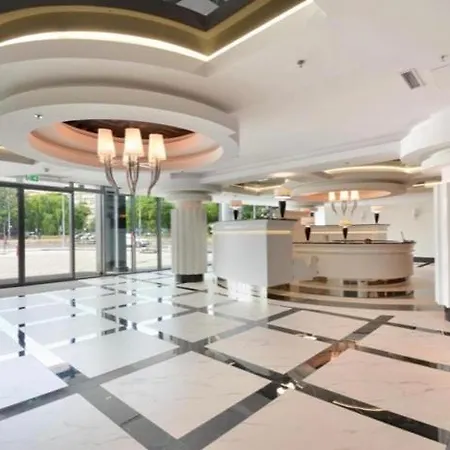 Gc Sun Club With Spa Jacussi & Sauna & Pool شتشيتسين